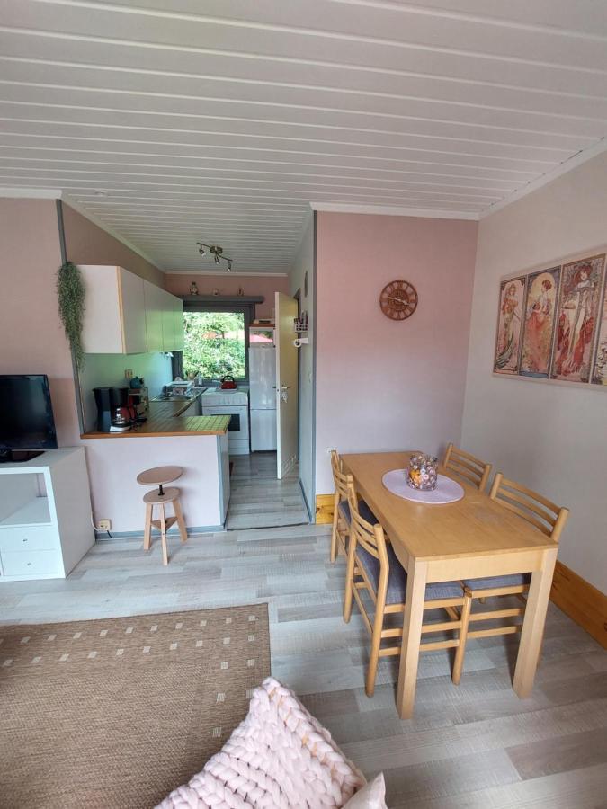 Le Petit Chalet - Bungalow Waulsort Dış mekan fotoğraf