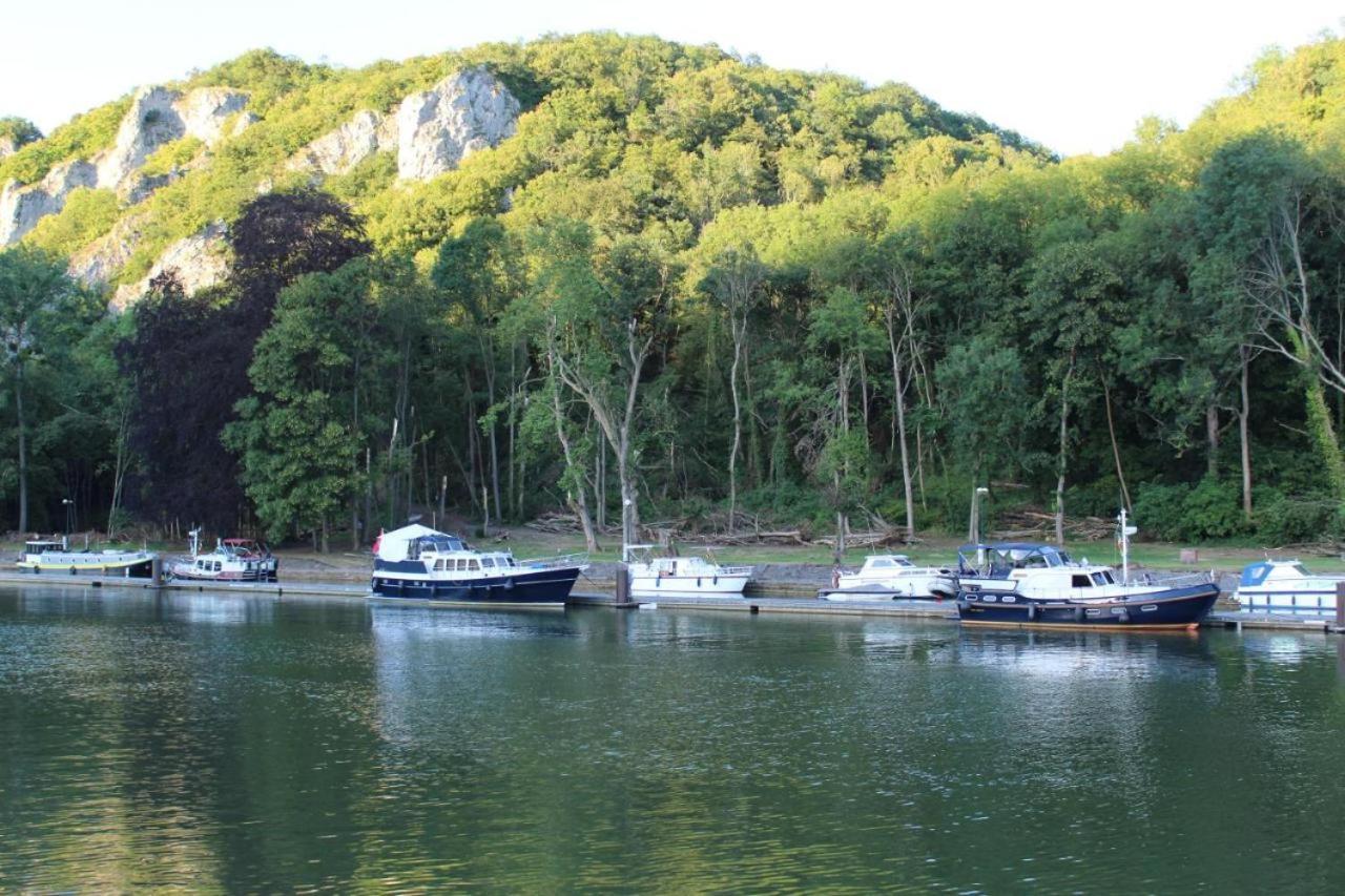 Le Petit Chalet - Bungalow Waulsort Dış mekan fotoğraf